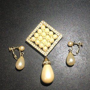 Vintage Joan Rivers Rhinestone Faux Pearl Brooch & Earrings